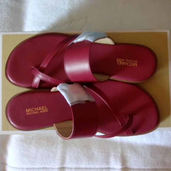 "New" Michael Kors Sydney Flats - Picture 1 of 10
